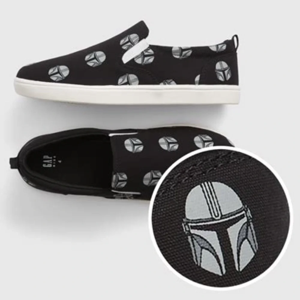 Gap Mandalorean black slip-on sneaker, size 13